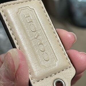 Coach hang tag beige large